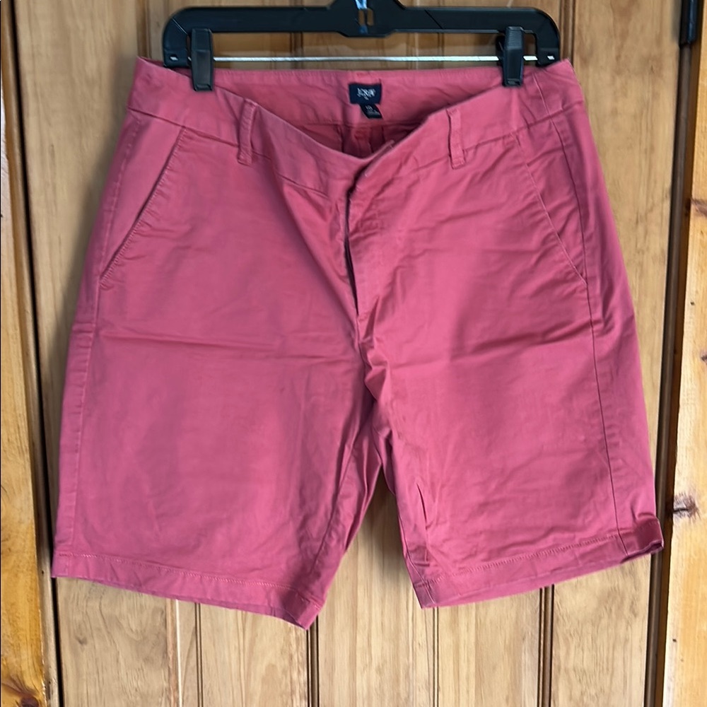 J CREW woman’s coral colored Casual Shorts. Size 10